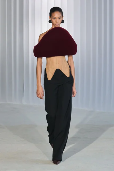 Look 37